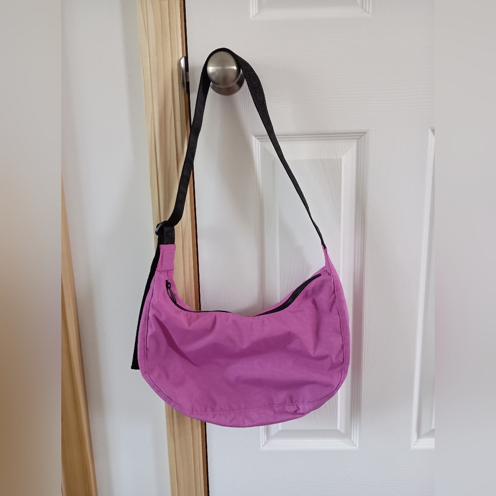 Medium nylon crescent Baggu bag in extra pink